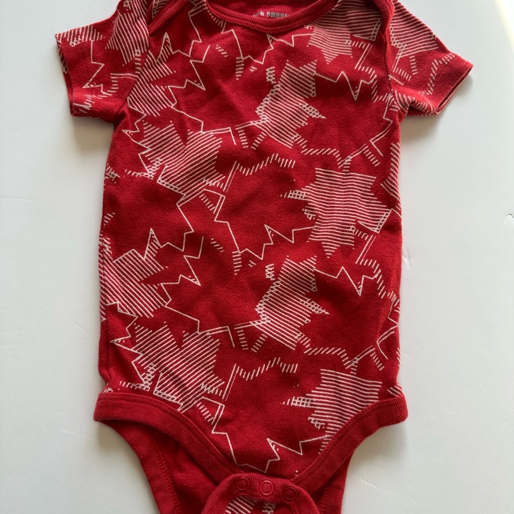 10/10$ JOE FRESH Canada Baby Bodysuit/Onesie 6-12 months - Picture 2 of 5